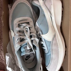 Nike Women’s Waffle Debut - New in box